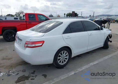 2010 Toyota Camry Xle V6 z USA, uszkodzony, nr VIN 4T1BK3EK8AU606103